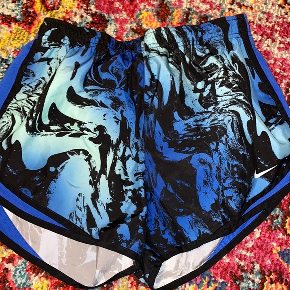 NIKE SHORTS - Picture 1 of 2